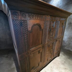 Antiker Schrank 18. Jahrhundert