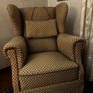 Armchair Engl. Regency, ca. 1810/20, komplett neu bezogen