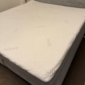 Wunderbares Boxspring Bett UVP 1746€ 3 Jahre alt