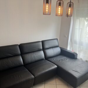 Sofa aus Echtleder mit elektrischer Relaxfunktion