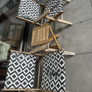 Terrassen Moebel - 2 Stuehle und kleiner Tisch