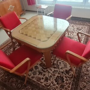 Wohnzimmermöbel Bauhausstil - Schrank und Tisch mit Intarsien, 4 Stühlen und einem Couchtisch