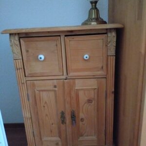 Schrank klein Massivholz