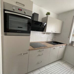 Nobilia Einbauküche inkl. Elektrogeräte + IKEA Küchenzeile
