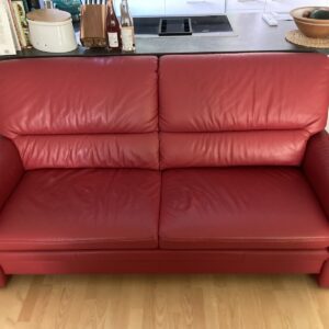 Rotes Leder-Sofa (2-Sitzer) mit Schlafffunktion